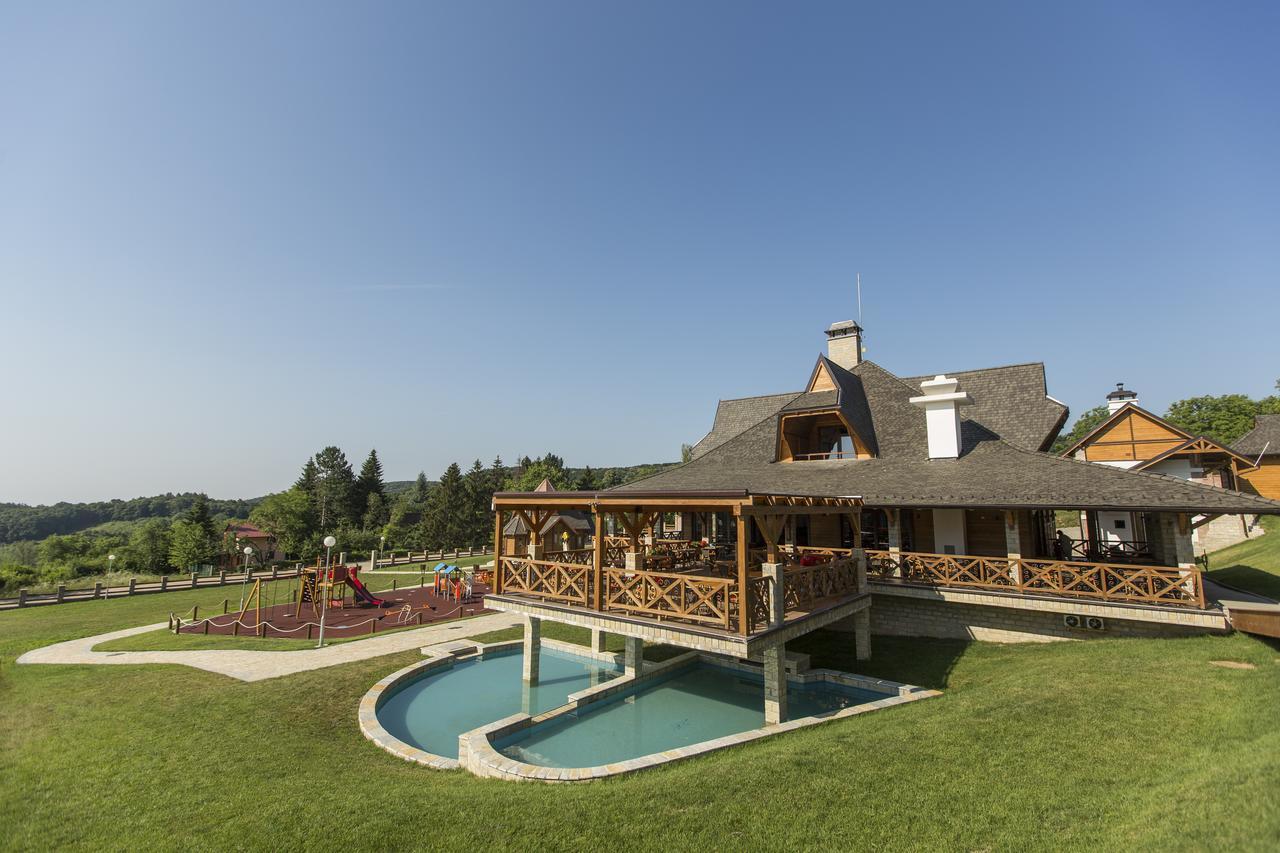 Bed and Breakfast Etno Naselje Vrdnicka Kula Врдник Экстерьер фото