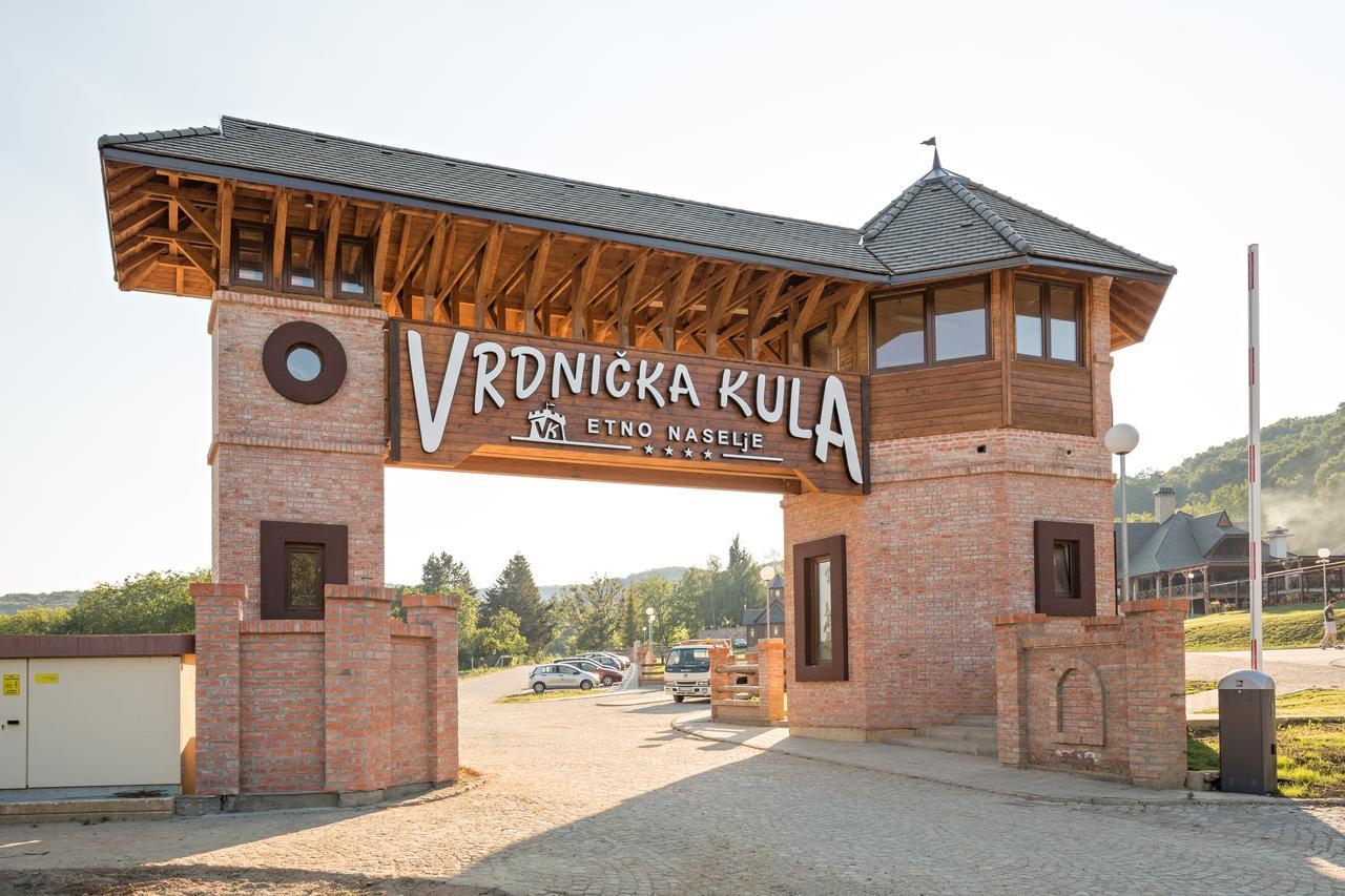 Bed and Breakfast Etno Naselje Vrdnicka Kula Врдник Экстерьер фото