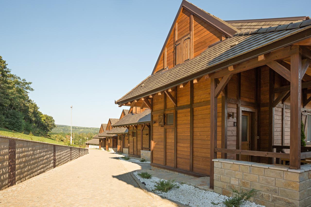 Bed and Breakfast Etno Naselje Vrdnicka Kula Врдник Экстерьер фото