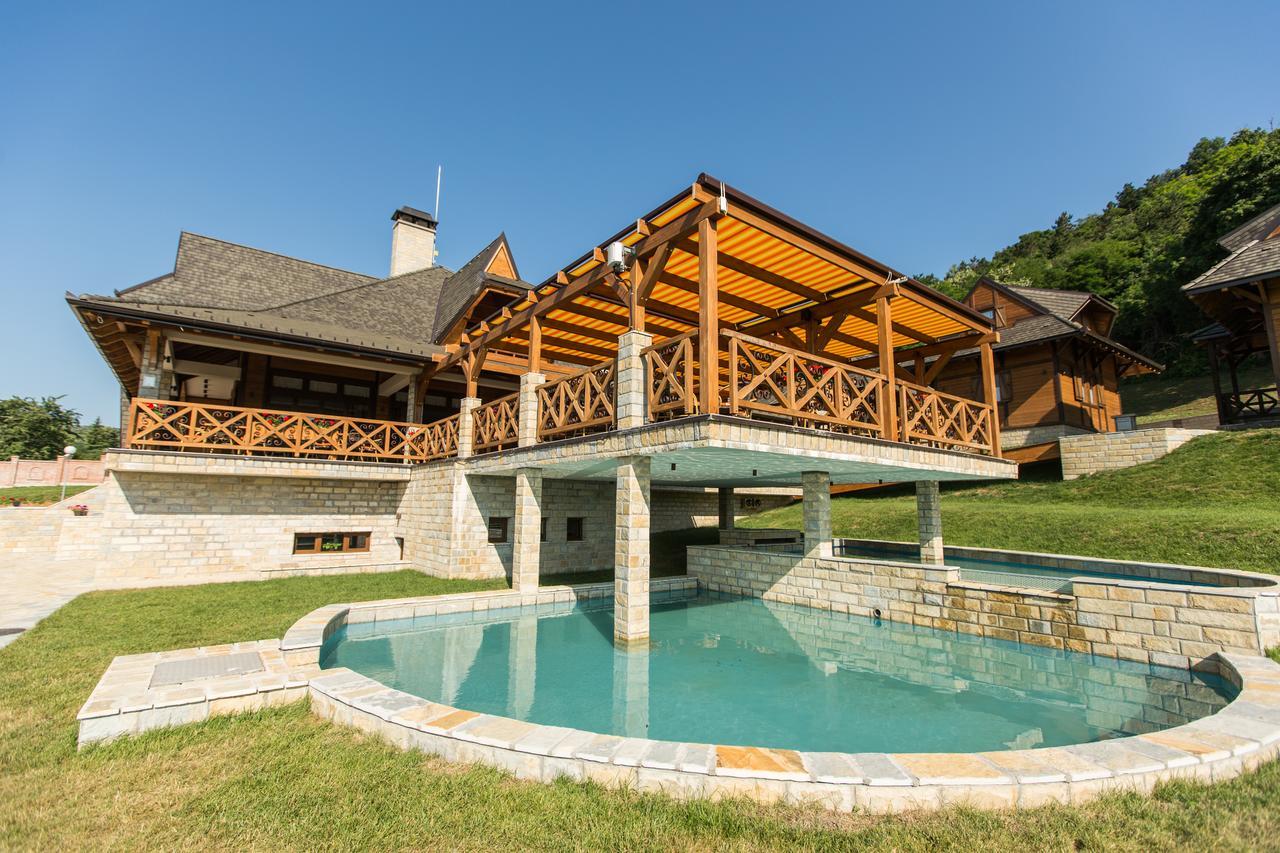 Bed and Breakfast Etno Naselje Vrdnicka Kula Врдник Экстерьер фото