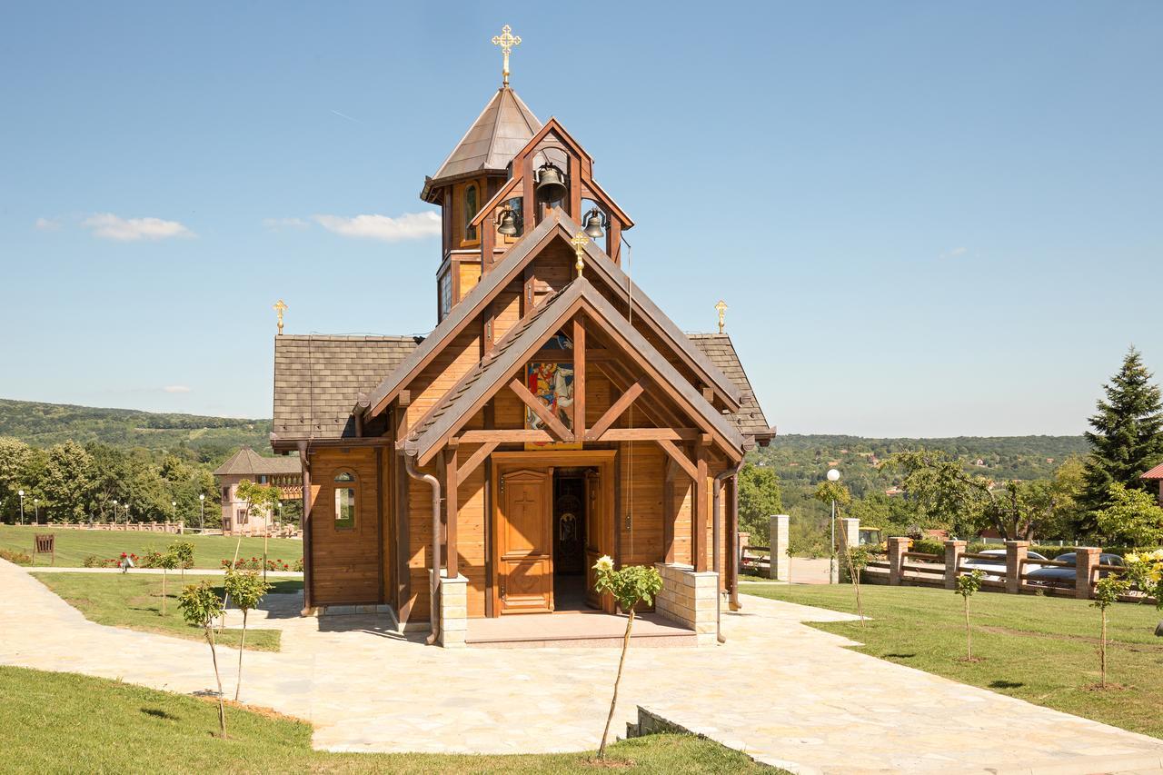 Bed and Breakfast Etno Naselje Vrdnicka Kula Врдник Экстерьер фото