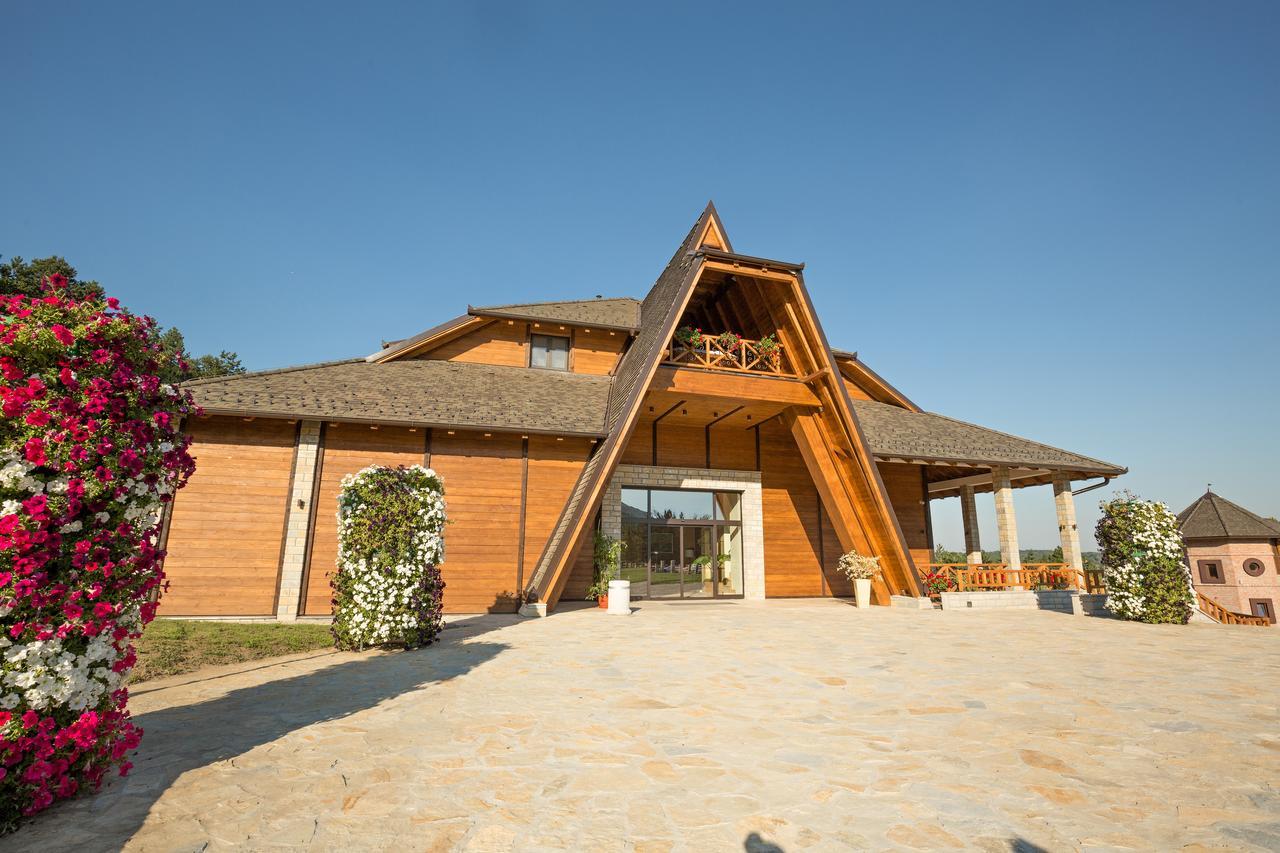Bed and Breakfast Etno Naselje Vrdnicka Kula Врдник Экстерьер фото