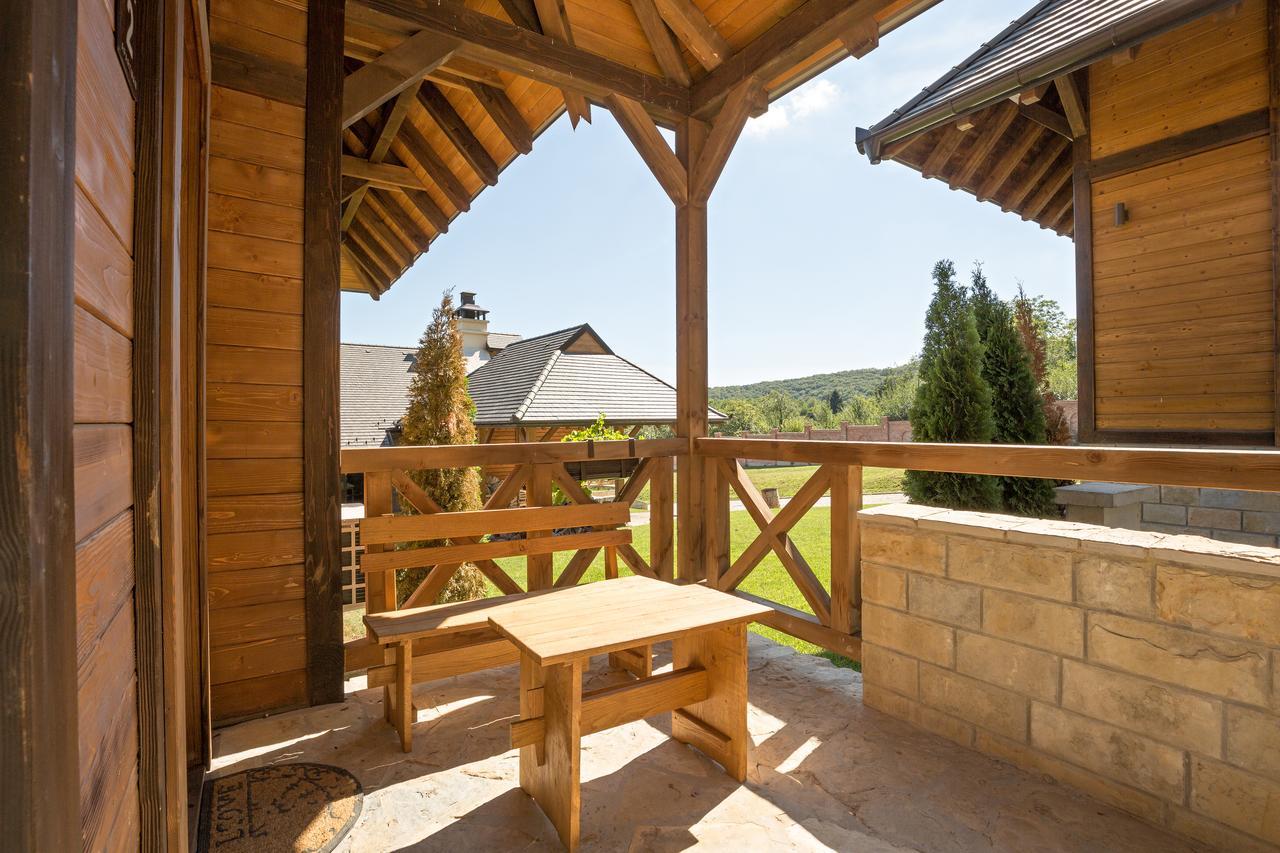 Bed and Breakfast Etno Naselje Vrdnicka Kula Врдник Экстерьер фото