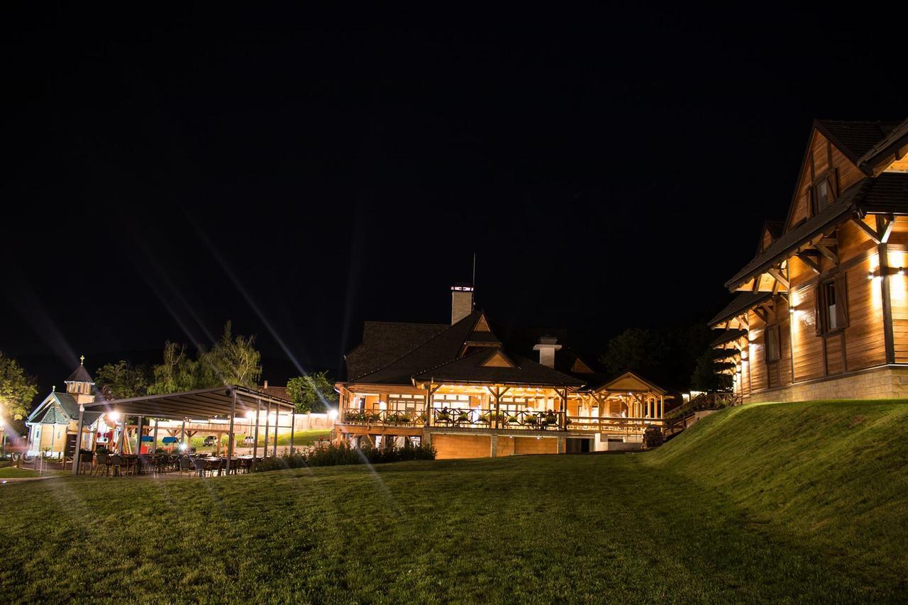 Bed and Breakfast Etno Naselje Vrdnicka Kula Врдник Экстерьер фото